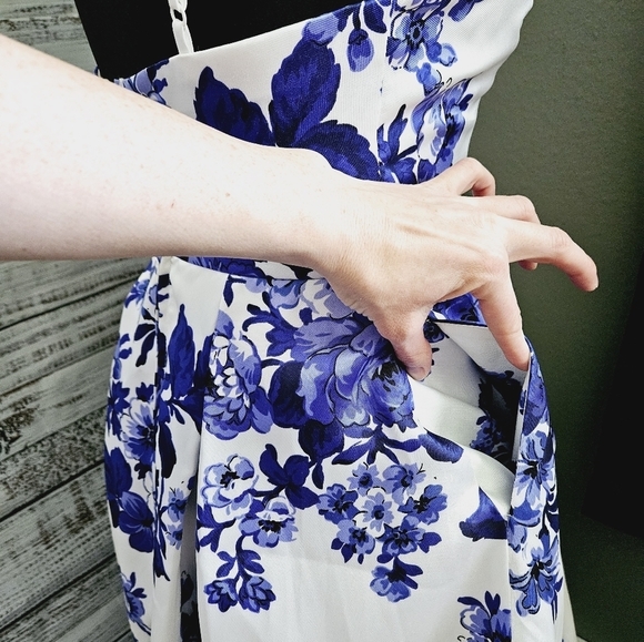 Stunning Windsor Floral Dress/ Gown - Picture 6 of 15